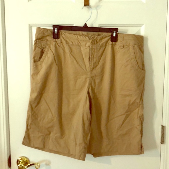 Women’s Lane Bryant Shorts.  Size 18 - Picture 1 of 9